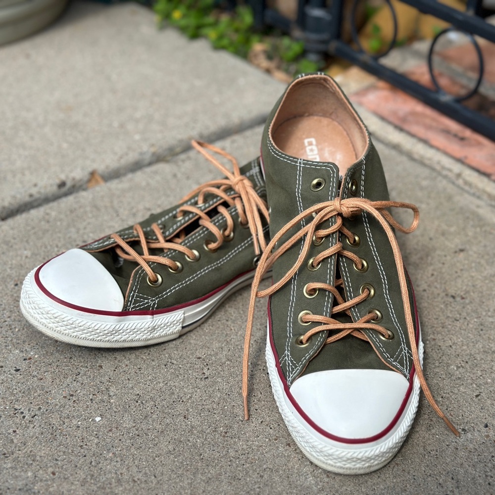 Olive green Converse trainers men’s sz 9 women’s sz 11